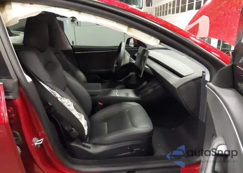 2025 Tesla Model 3 Long Range All-Wheel Drive z USA, uszkodzony, nr VIN 5YJ3E1EB2SF885837